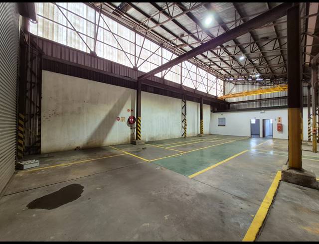 512M² FACTORY TO LET IN APEX
